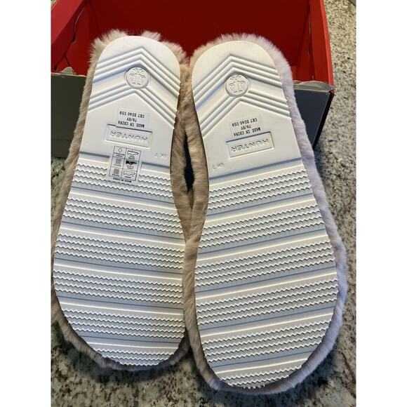 Womens Hunter Faux Fur Pink Slide Crossover Straps Vegan Sandals NEW Size 9 - Picture 7 of 12